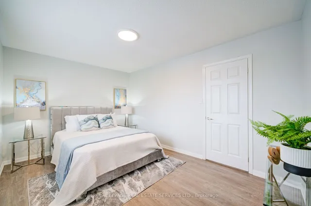 Additional image 21 of 852 Gifford Cres