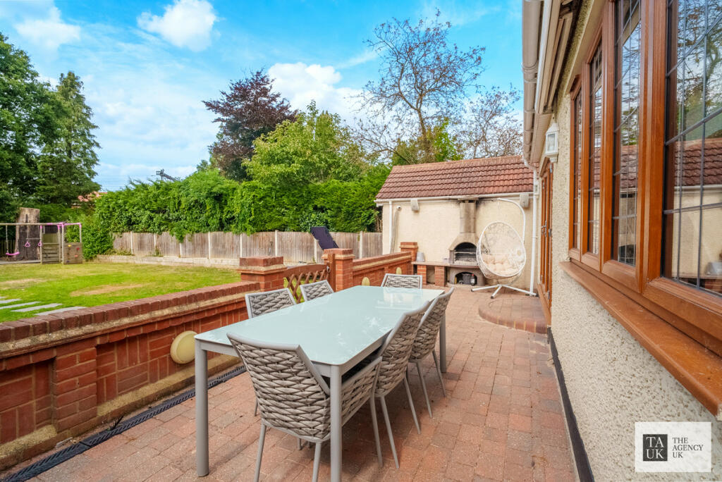 Additional image 17 of Nags Head Lane, Brentwood, CM14