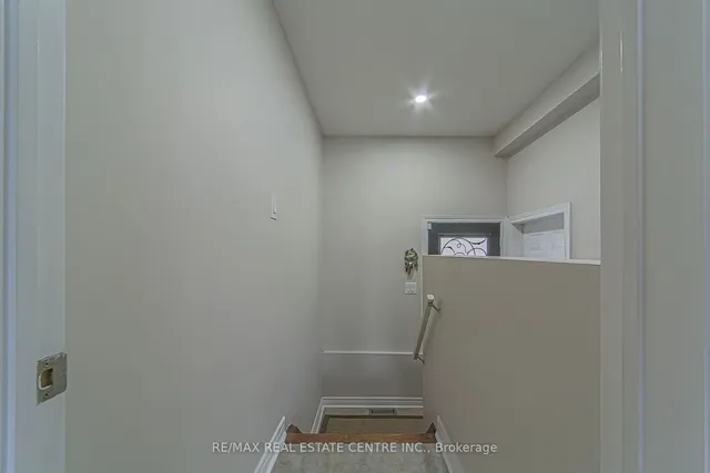 Additional image 35 of 92 Oaklea Blvd