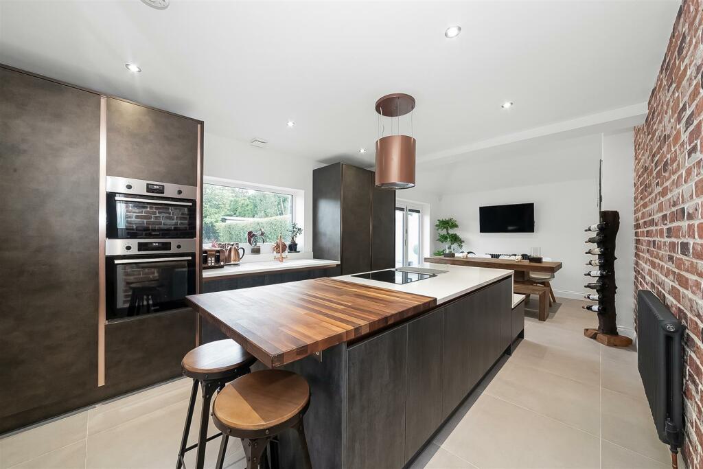 Primary image of Mount Avenue, Chaldon, Caterham