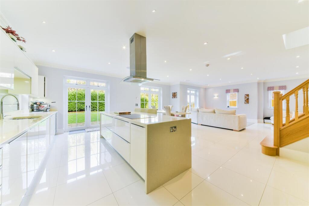 Additional image 10 of High Oaks Close, Coulsdon