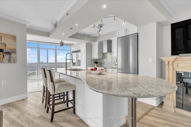 Additional image 12 of 3 Marine Parade Dr Unit 2005