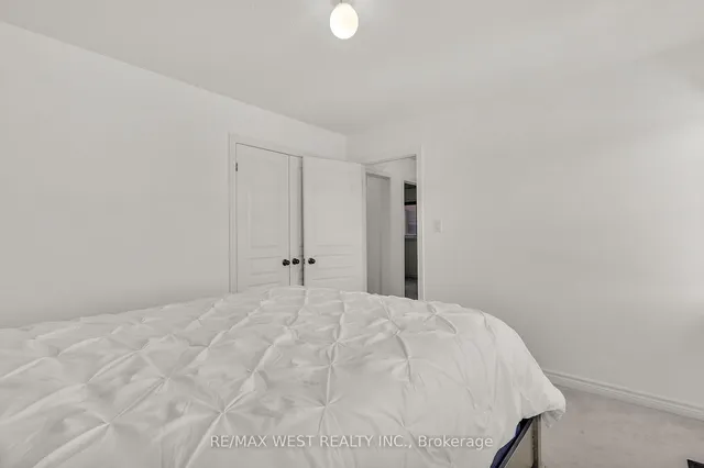 Additional image 27 of 84 Lone Rock Circ