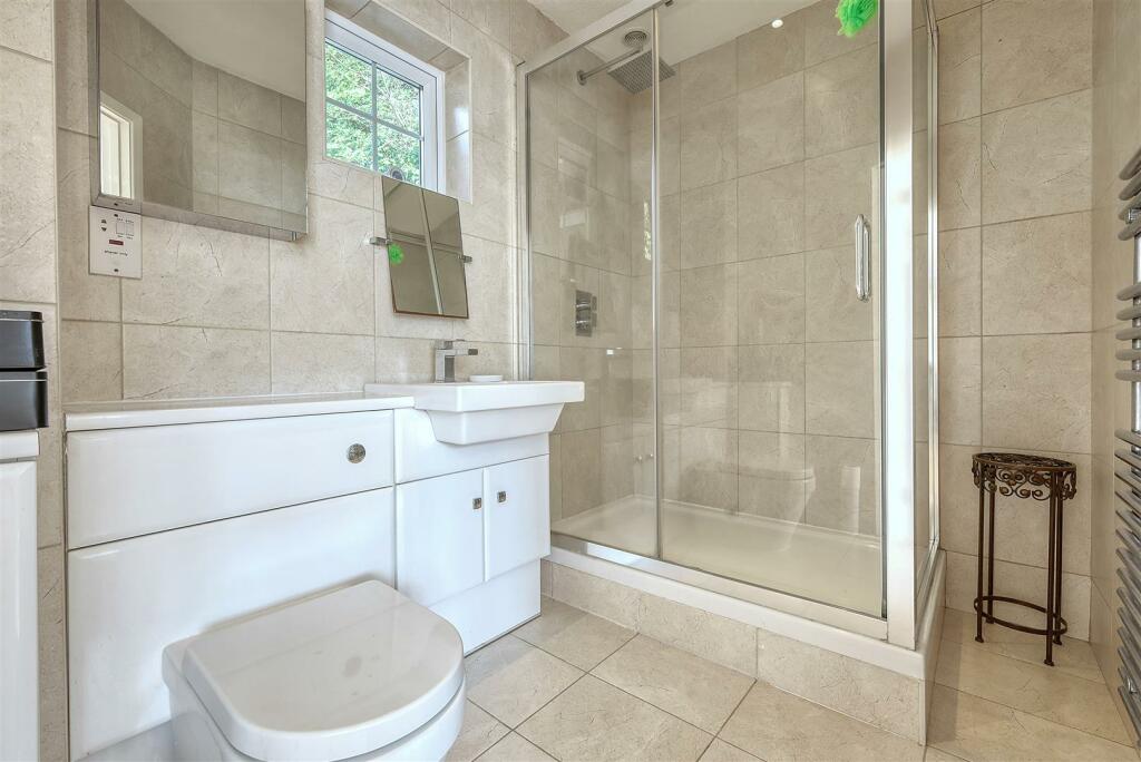 Additional image 20 of Hamlet Hill, Roydon: Spacious Detached Bungalow with Pool