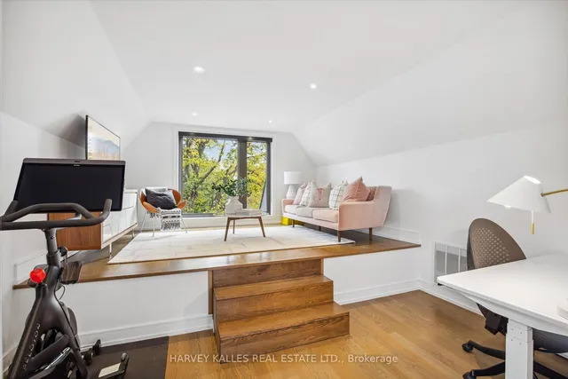 Additional image 16 of 137 Ranleigh Ave