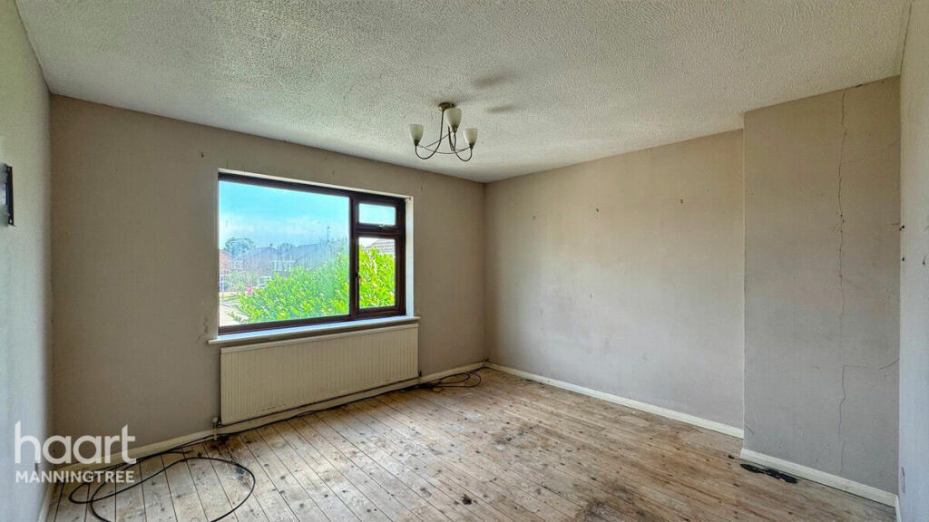 Additional image 9 of Stour View Avenue, Mistley, Manningtree, Essex