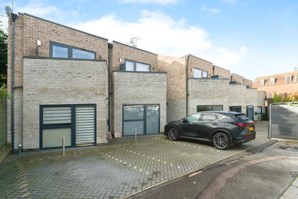 Additional image 3 of Edward Road, Coulsdon, CR5