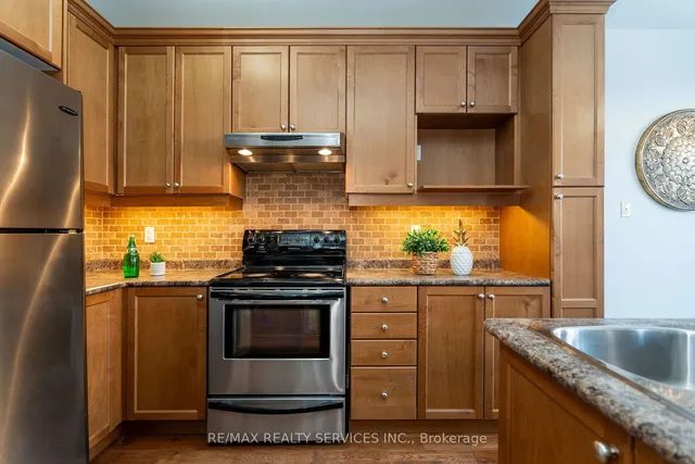 Additional image 16 of 112 Amaranth Cres