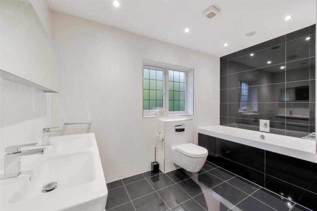 Additional image 16 of High Oaks Close, Coulsdon