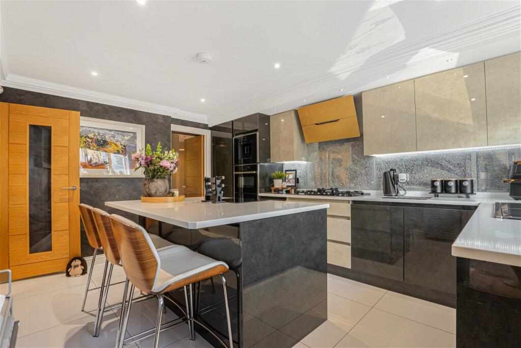 Additional image 2 of Mansfield, High Wych, Sawbridgeworth, CM21 0JT