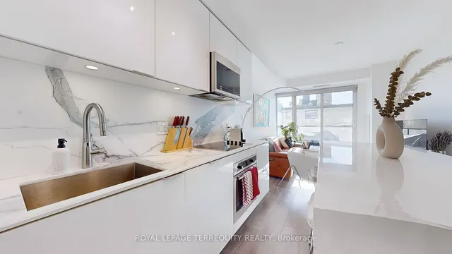 Additional image 12 of 609 Avenue Rd Unit 906