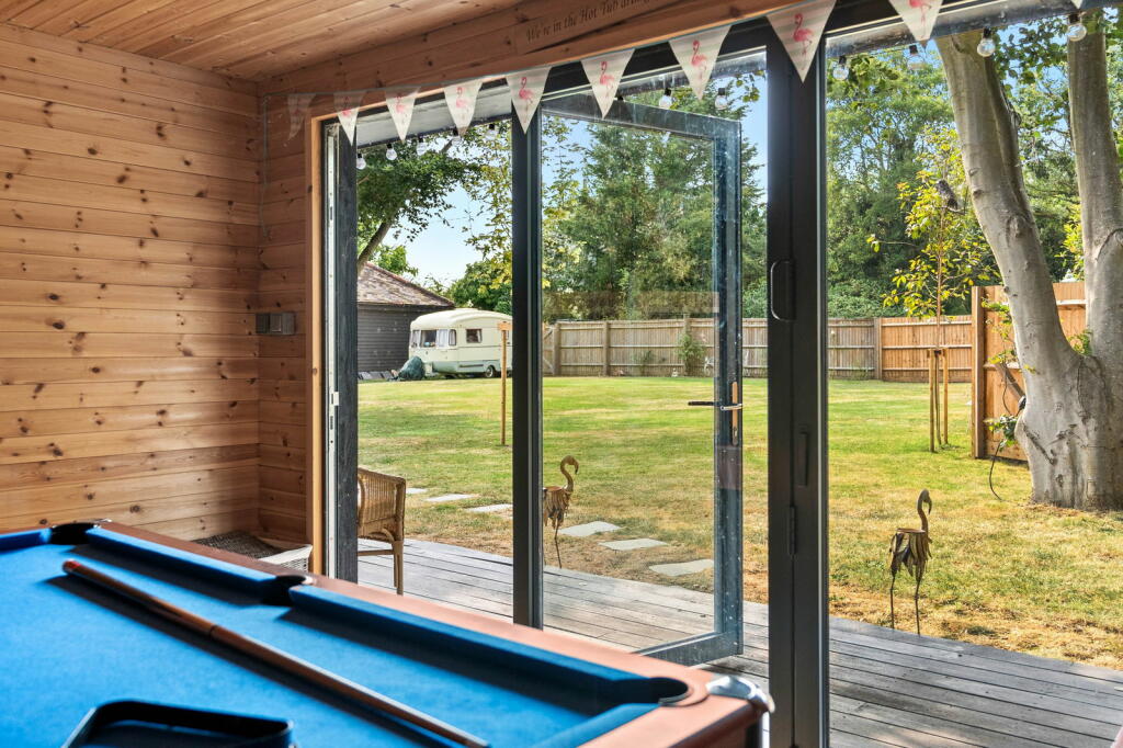 Additional image 37 of Brook End Road South, Chelmsford