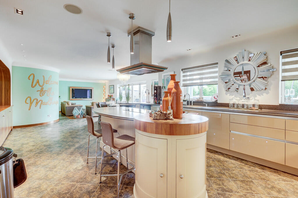 Additional image 23 of Cliff Way, Frinton-on-Sea