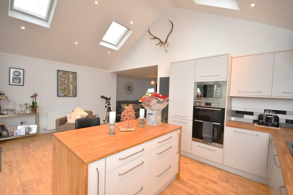 Additional image 24 of Meadow Lane, Willaston, Neston