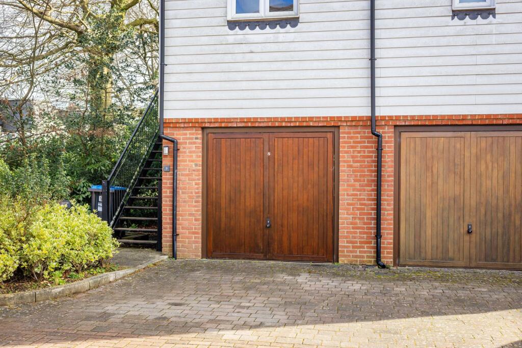 Additional image 12 of Driscoll Way, Caterham, CR3