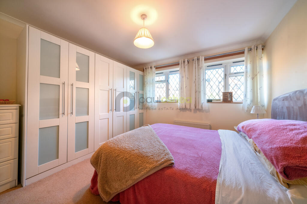 Additional image 21 of Farrers Place, Shirley Hills