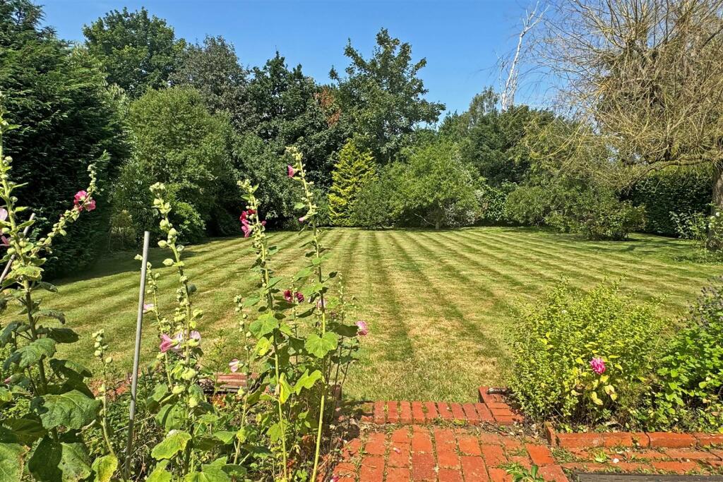 Additional image 31 of How Lane, Chipstead, Surrey