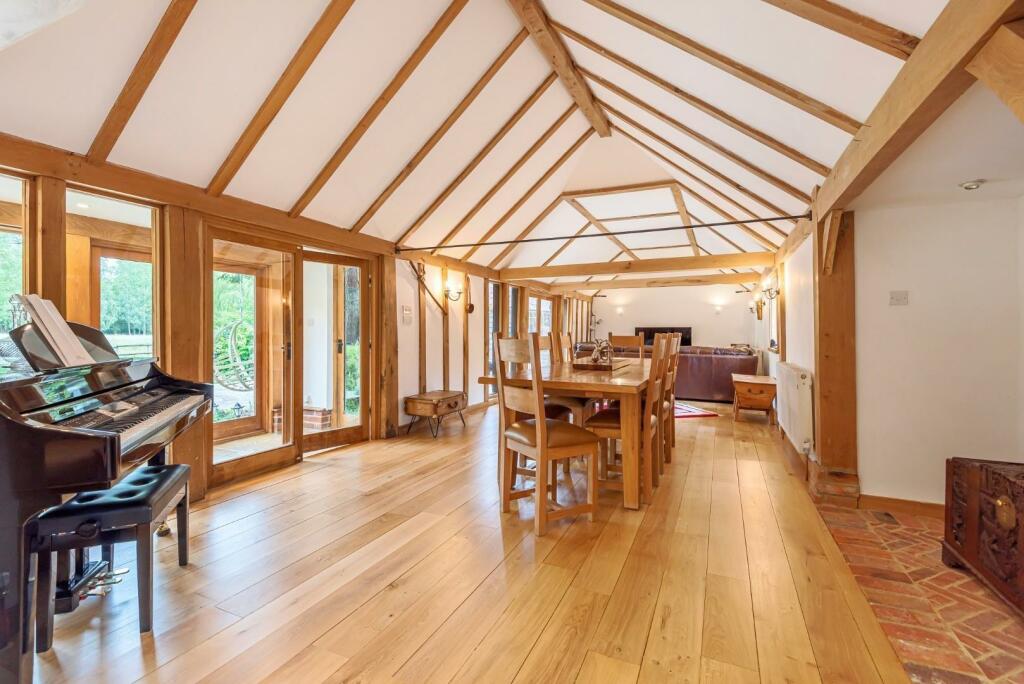 Additional image 2 of Wind Hill, Magdalen Laver