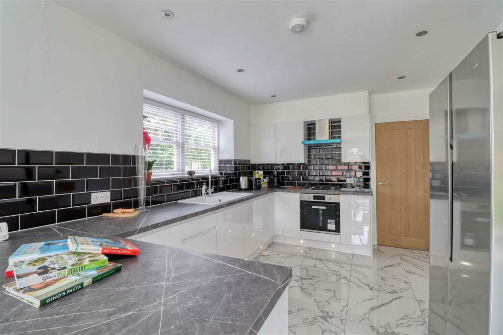 Additional image 8 of Upper Third Avenue, Frinton on Sea