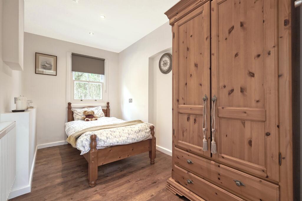 Additional image 9 of Brentwood