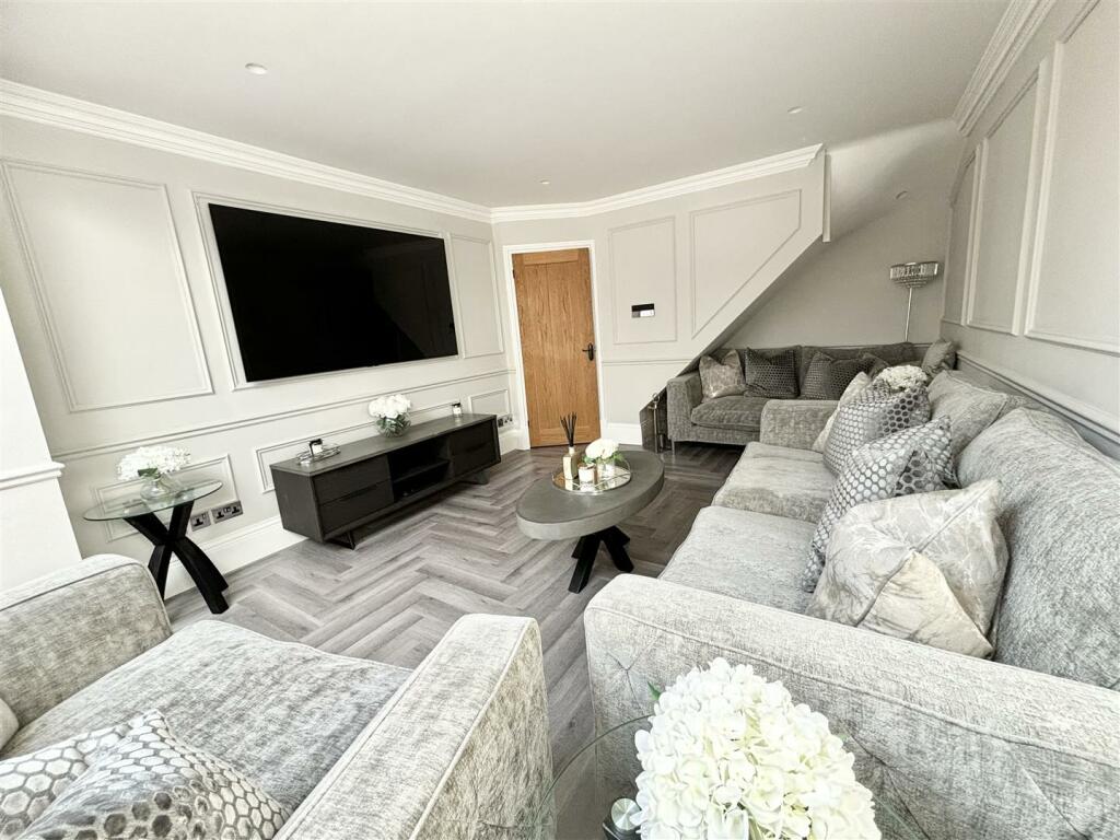 Additional image 4 of Thorndon Avenue, West Horndon, Brentwood