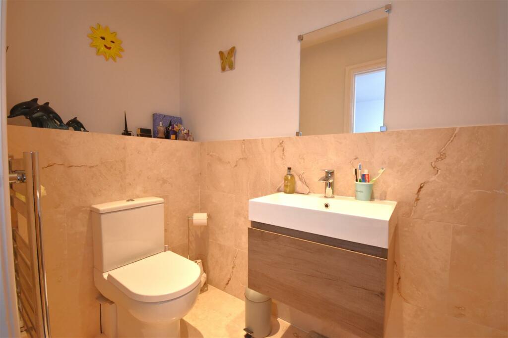 Additional image 12 of Meadow Lane, Willaston, Neston