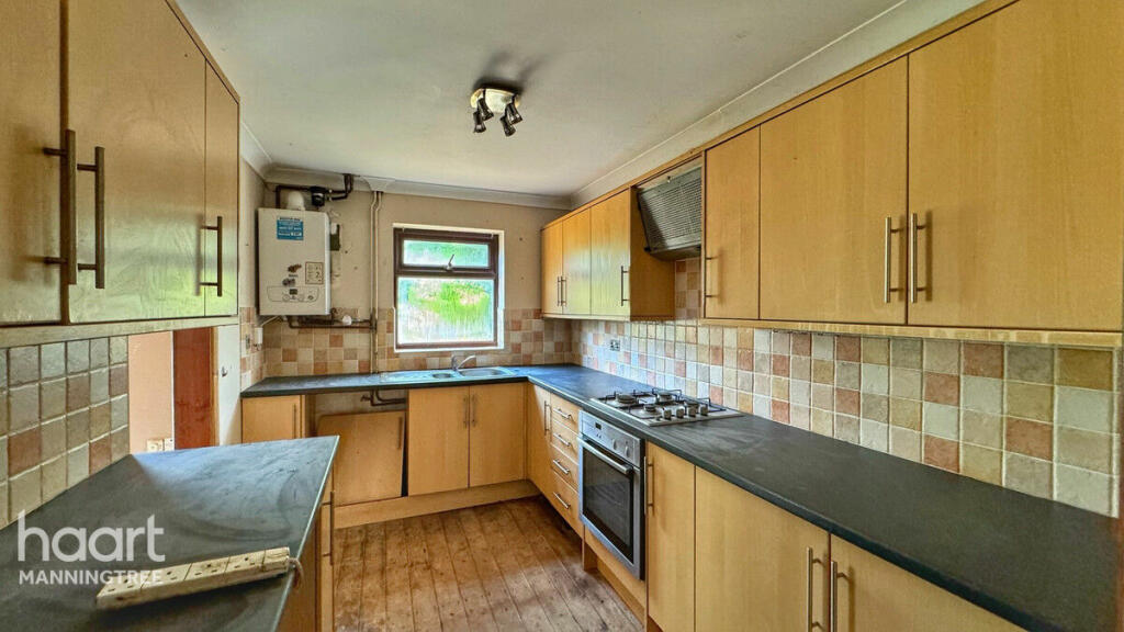 Additional image 5 of Stour View Avenue, Mistley, Manningtree, Essex