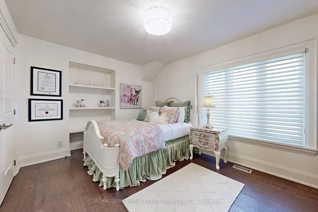 Additional image 23 of 696 Glengrove Ave