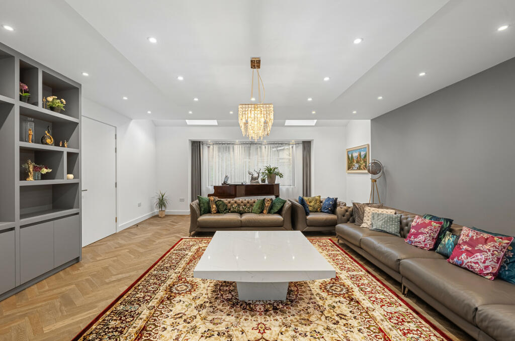 Additional image 11 of Pine Coombe, Shirley, CR0