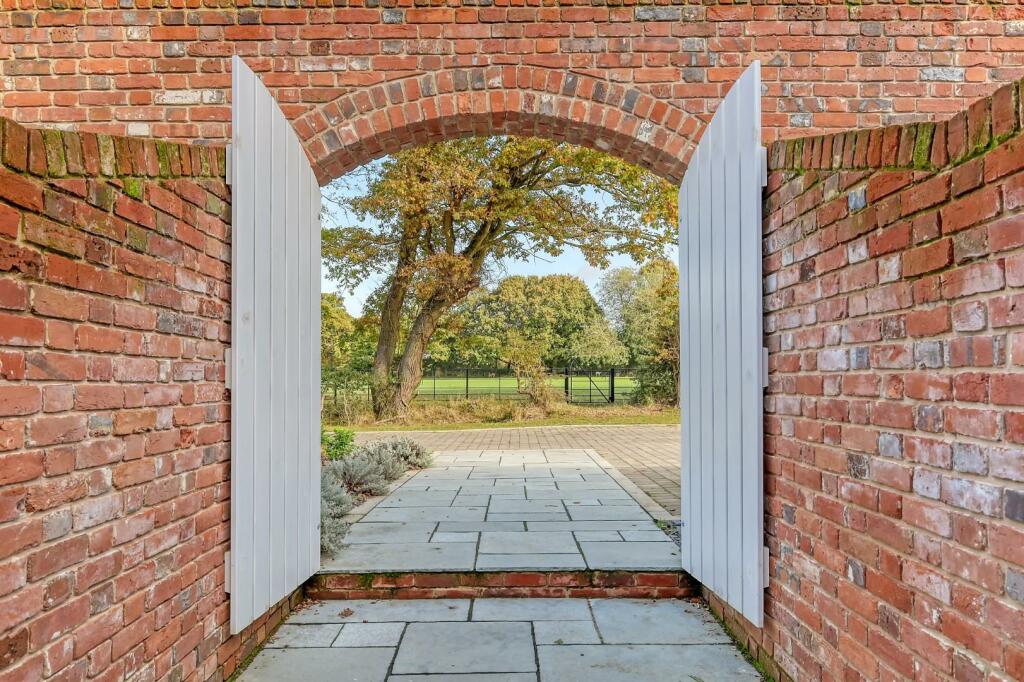 Additional image 23 of Brizes Park, Kelvedon Hatch