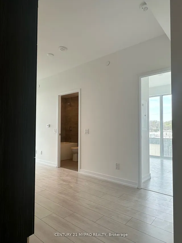 Additional image 8 of 500 Dupont St Unit 607