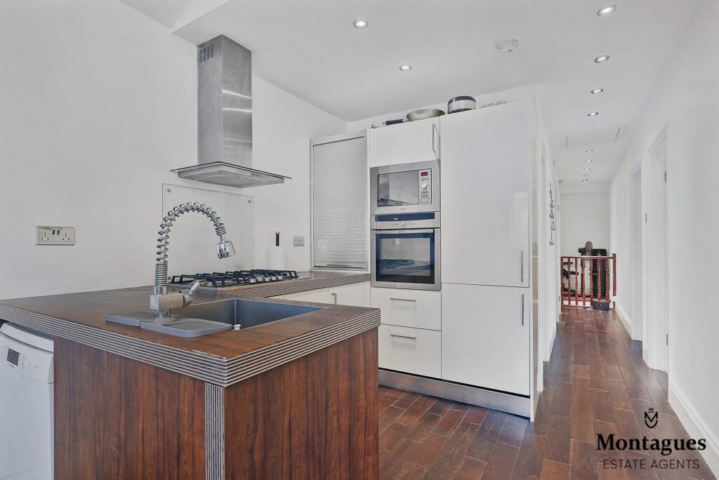Additional image 17 of Hemnall Street, Epping, CM16