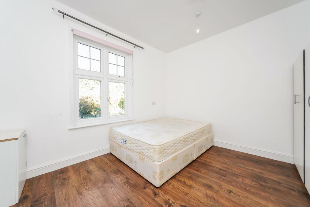 Additional image 39 of Hart Road, Harlow