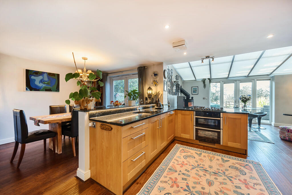 Additional image 2 of Newbery Close, Caterham, CR3