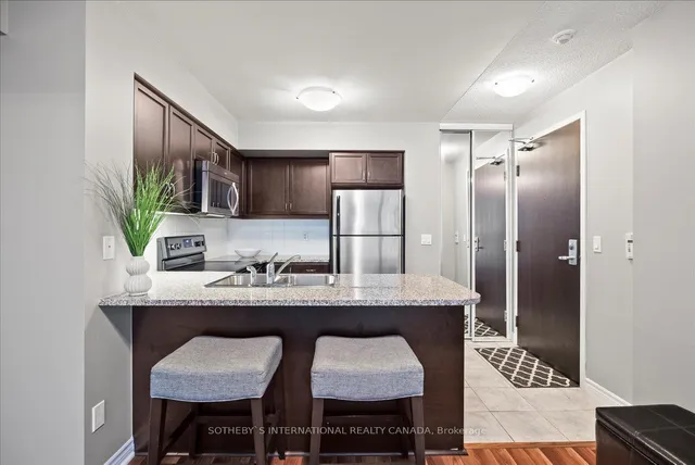 Additional image 7 of 19 Grand Trunk Cres Unit 707