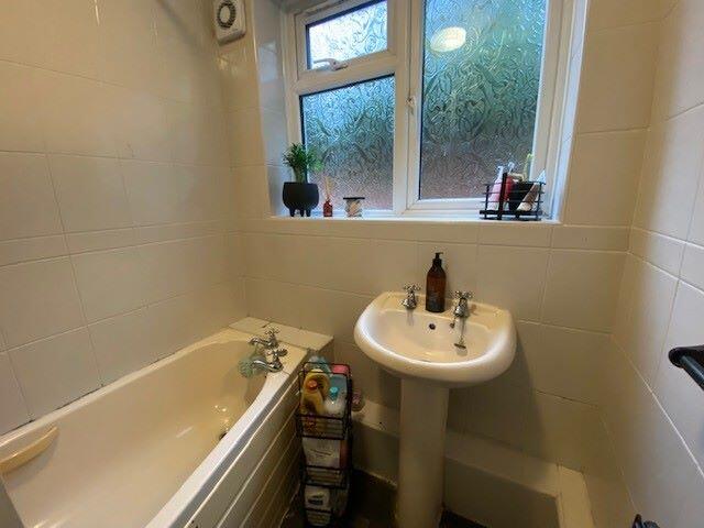 Additional image 8 of Flat 2 West Court, 140 Lexden Road, Colchester, Essex, CO3 4BN