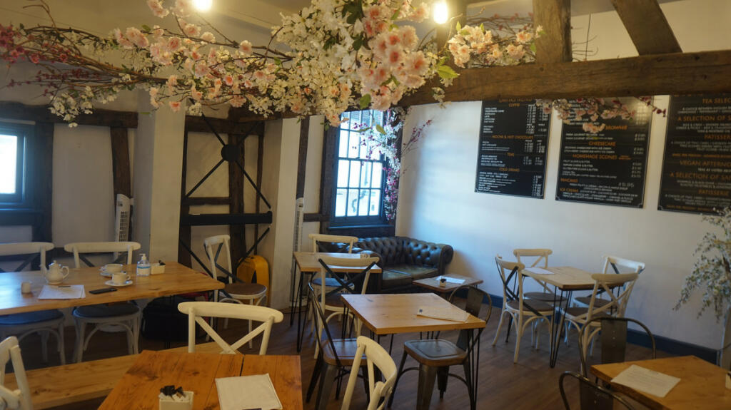 Additional image 11 of 'Tea Room & Coffee House, 72 Covers, Braintree'