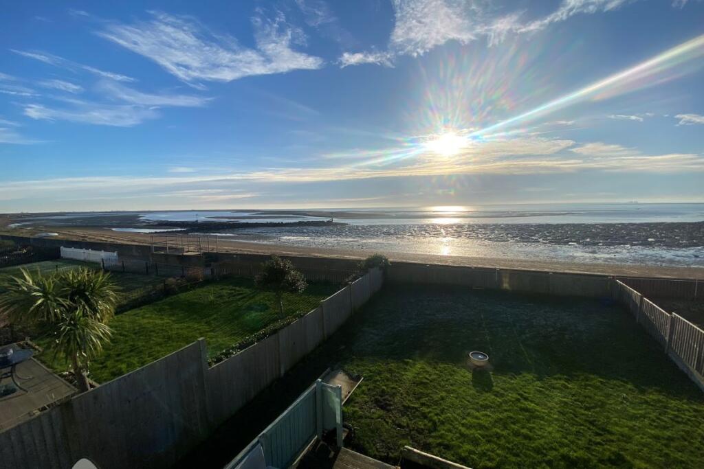 Additional image 11 of 37 Eastern Promenade, Point Clear Bay, Clacton-on-Sea, Essex, CO16 8LG