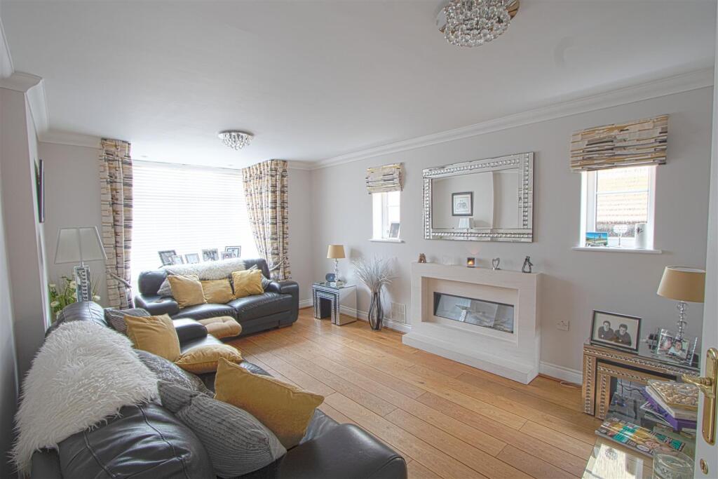 Additional image 7 of Highland Grove, Billericay