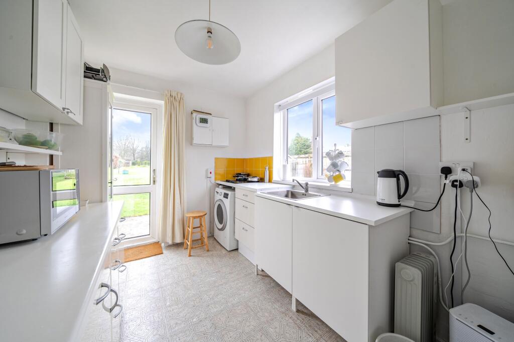 Additional image 2 of Leazes Avenue, Chaldon, CR3