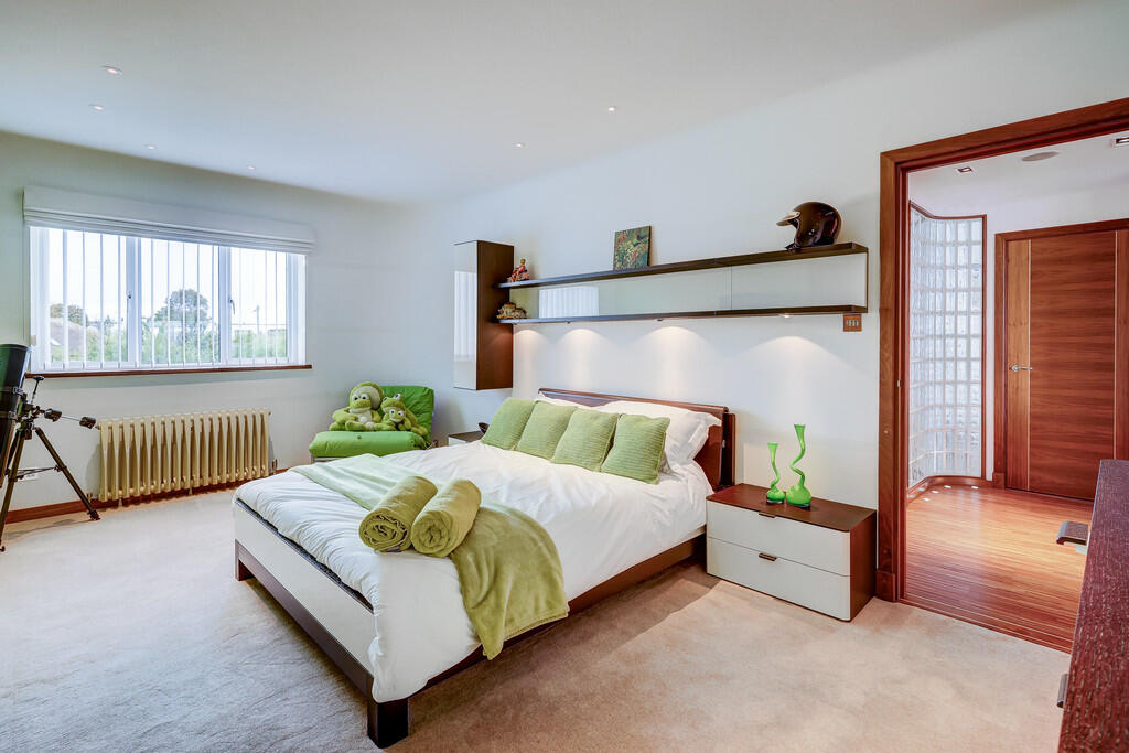 Additional image 11 of Cliff Way, Frinton-on-Sea