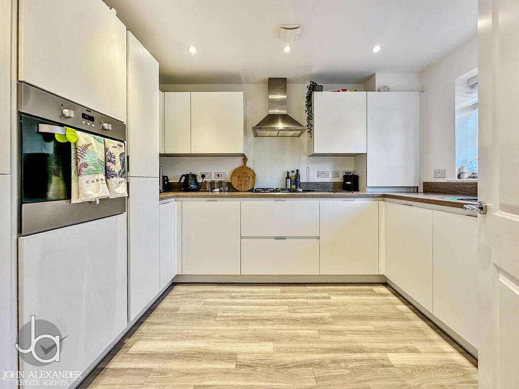 Additional image 3 of Oakhouse Close, Colchester