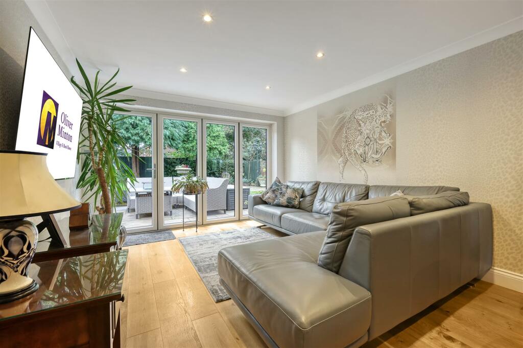 Additional image 9 of Stunning Detached Cottage:  Roydon