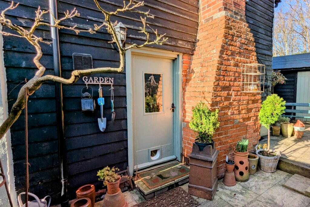 Additional image 15 of Teddybear Cottage, Church Square, St Osyth