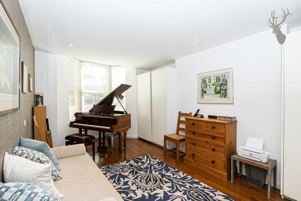 Additional image 18 of Piercing Hill, Theydon Bois,