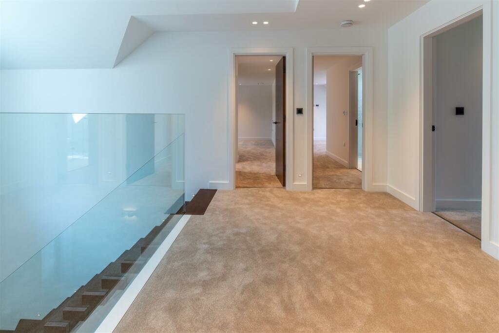 Additional image 33 of Broomhills Chase, Little Burstead, Billericay