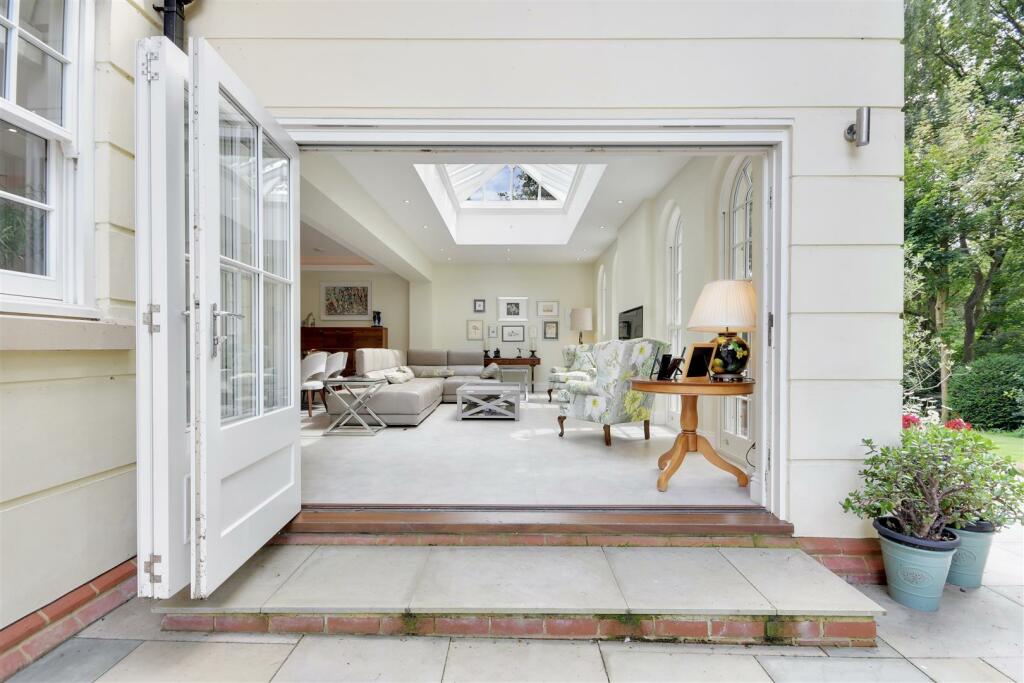 Additional image 12 of Thorndon Approach, Herongate, Brentwood