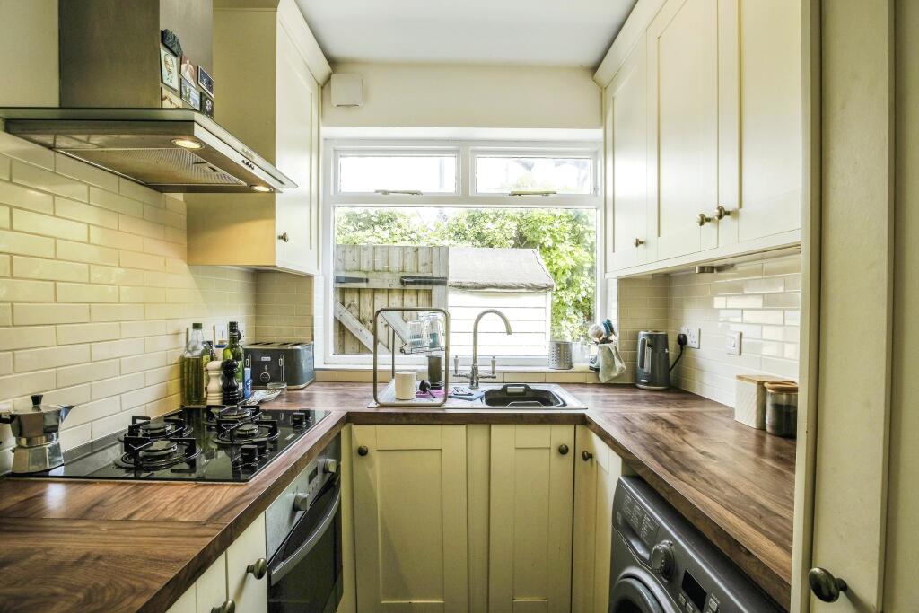 Additional image 17 of Cliffe Road, South Croydon, CR2