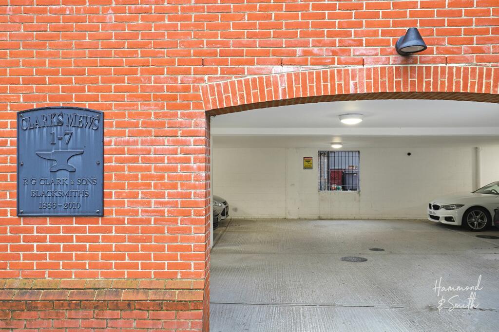 Additional image 14 of Hemnall Street, Epping, CM16