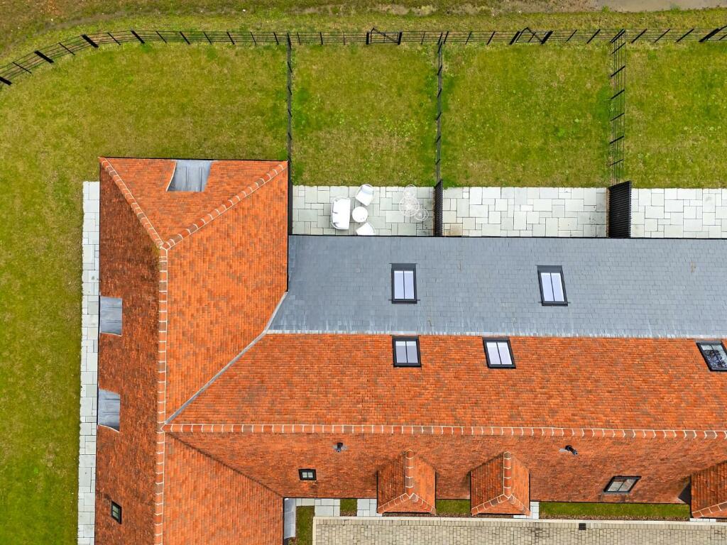 Additional image 20 of Brizes Park, Kelvedon Hatch